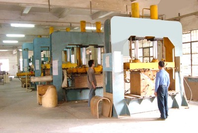 深圳群華彎曲木制品廠 專業(yè)定制各類弧形彎曲木制品